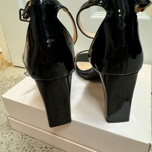 Chinese Laundry black patent heels - Picture 3 of 7